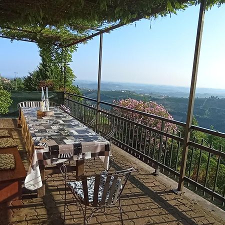 Casa Vacanza Il Colle Del Vento Calosso Eksteriør billede