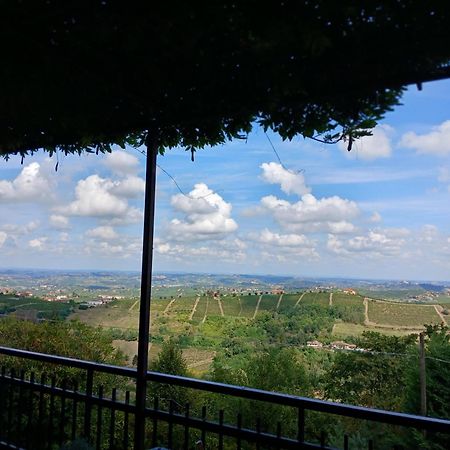 Casa Vacanza Il Colle Del Vento Calosso Eksteriør billede
